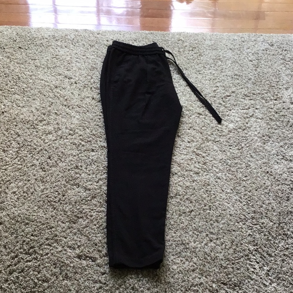 Banana Republic black draw string joggers. Medium rise xs